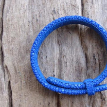 Linkstones - Bracelet galuchat bleu fermeture bouton de col