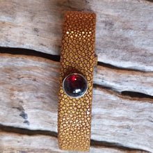 Bracelet en galuchat caramel à partir de