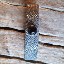 Linkstones - Bracelet galuchat gris double cabochon pierre fine tourmaline noire