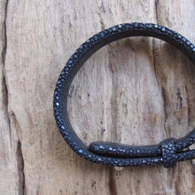 Linkstones - Bracelet galuchat noir fermeture bouton de col