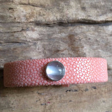 Bracelet galuchat rose Isthme de Kra