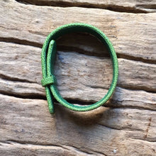 Linkstones - Bracelet galuchat vert d'eau fermeture bouton de col